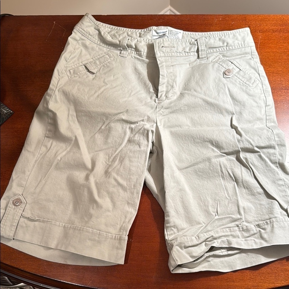 Dockers Women’s Casual Bermuda Shorts, Beige/Tan, size 10, Preowned
